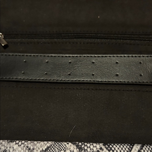 Black and White Snakeskin jewelry case with Tassels - Picture 4 of 6